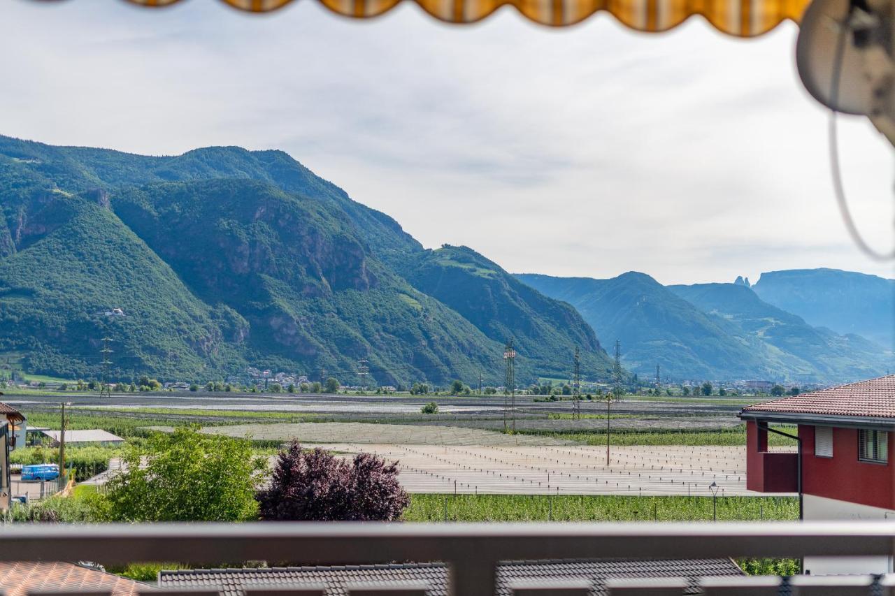 Bed and Breakfast Haus Stolz Appiano Sulla Strada Del Vino Exterior foto